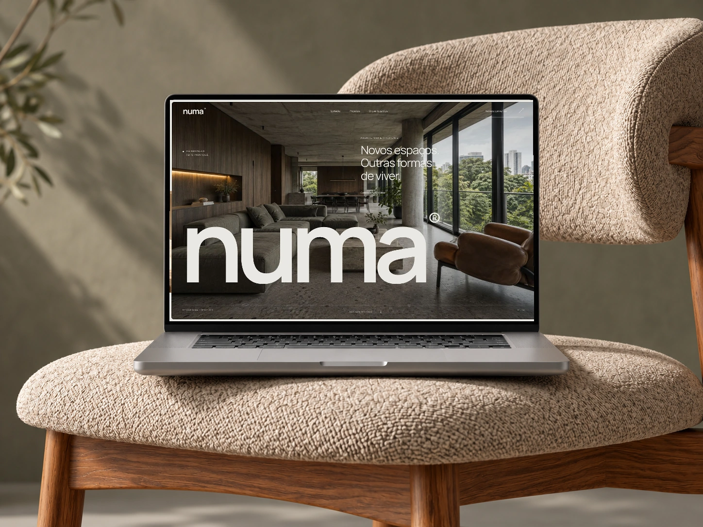 Site Numa em um notebook