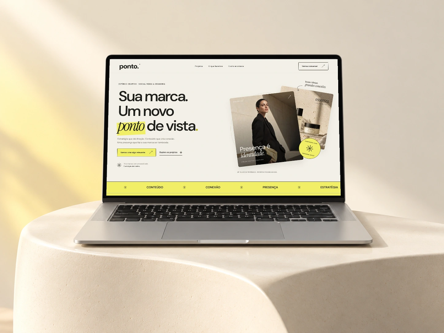 Site Ponto em um notebook