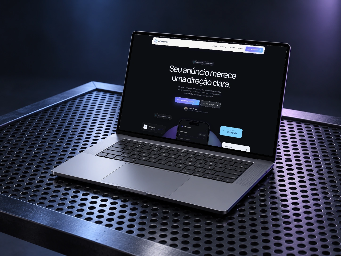 Site Rafael Martins em um notebook